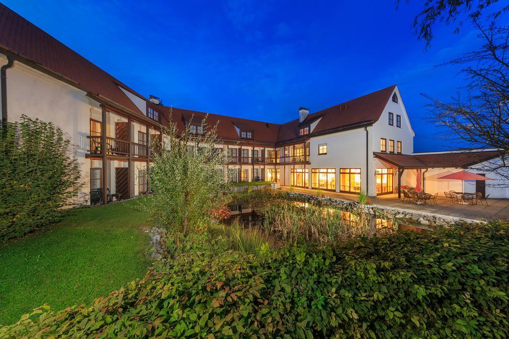 Hotel Garni Gaestehaus Am Muehlbach Ottobeuren Exterior photo